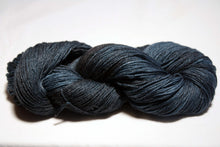 Load image into Gallery viewer, Labyrinth Fingering